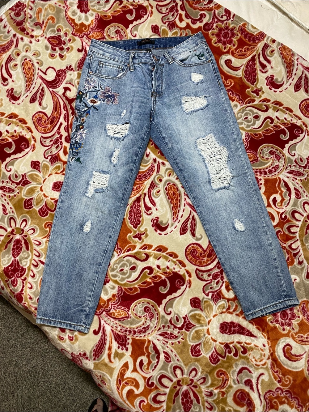 Refuge Embroidered floral jeans